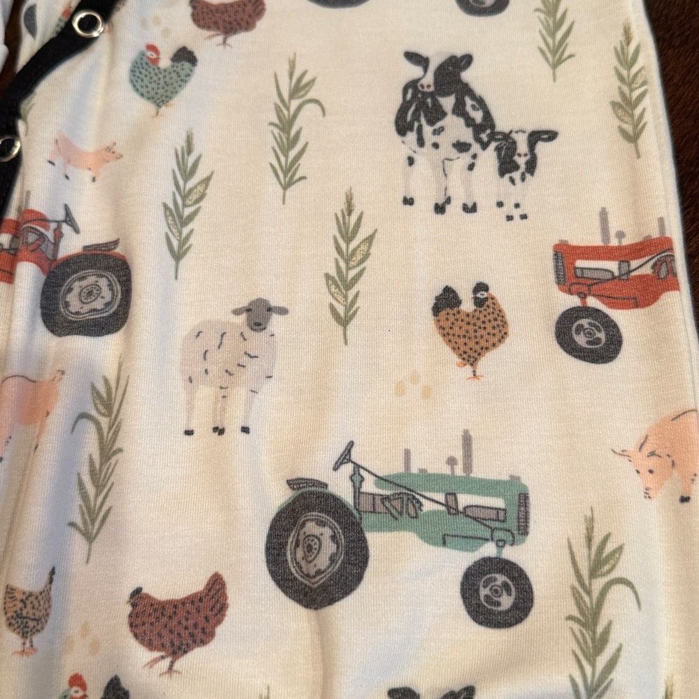 Copper Pearl Newborn Gown Farm Print NWT - Picture 6 of 10
